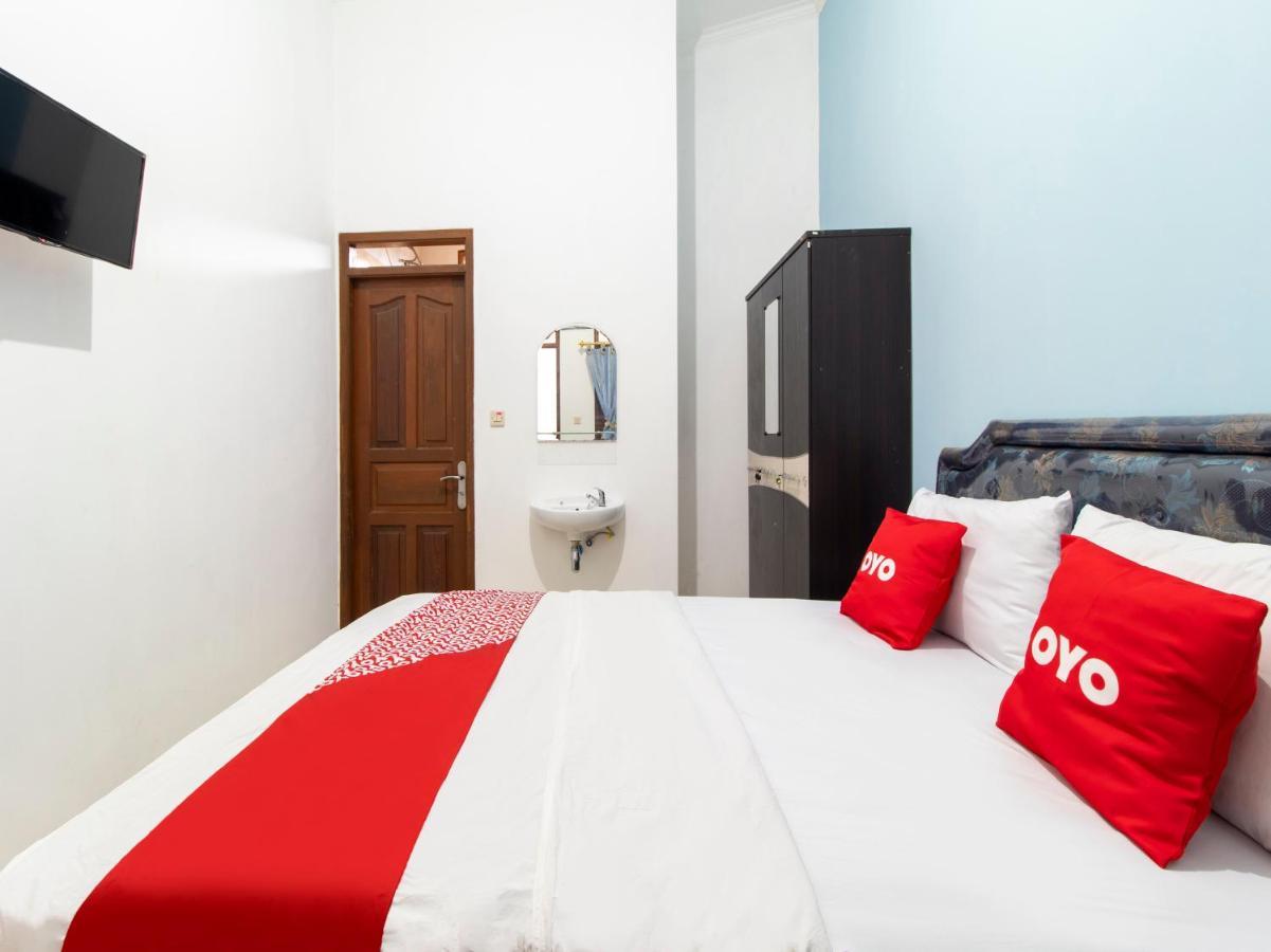 Oyo 3908 Fenway Kostel Hotel Bandung Eksteriør billede